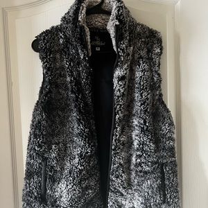 Simply Southern Sherpa vest!